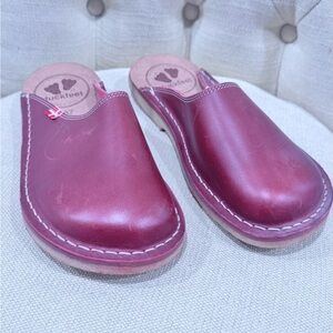 Duckfeet Women's Blavand Red Leather Clogs